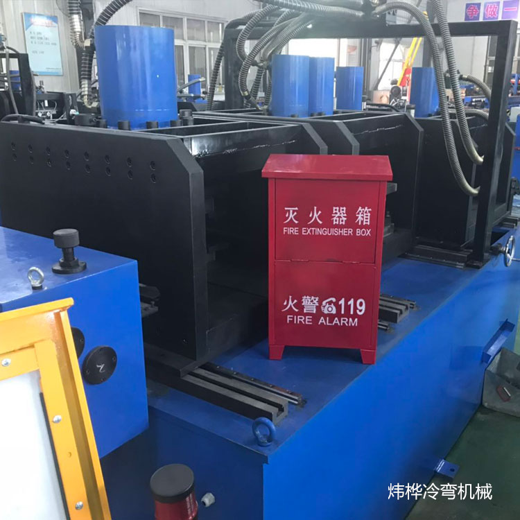 全自动消防箱壳体生产线